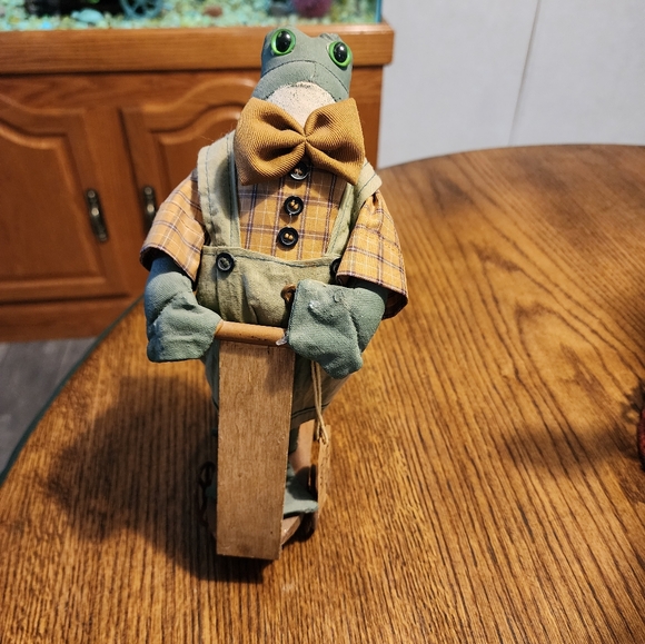 Rufus Ribbit - Picture 9 of 9